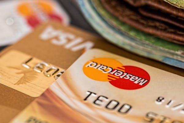 Les meilleures cartes bancaires pour voyager en toute sérénité